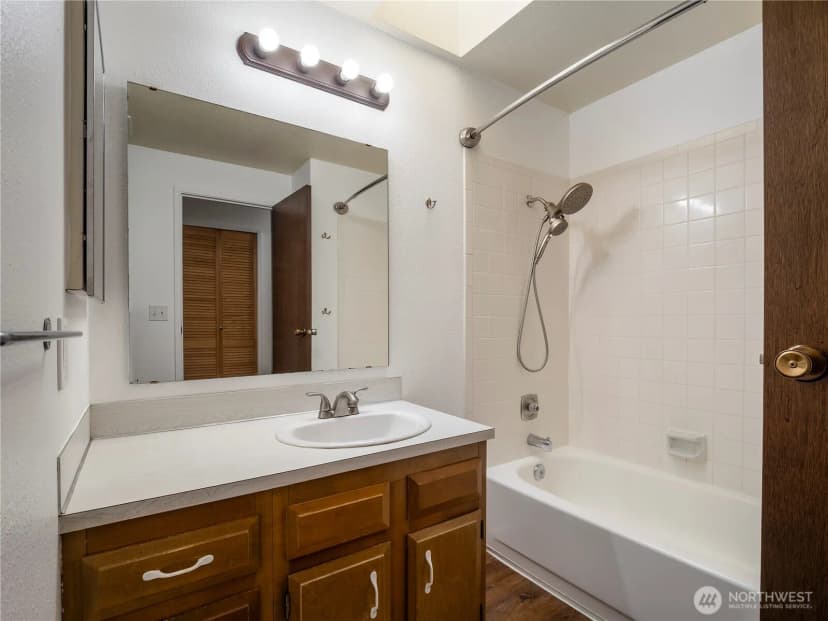 Property photo for 1908 Se 21st Place, Renton photo 18