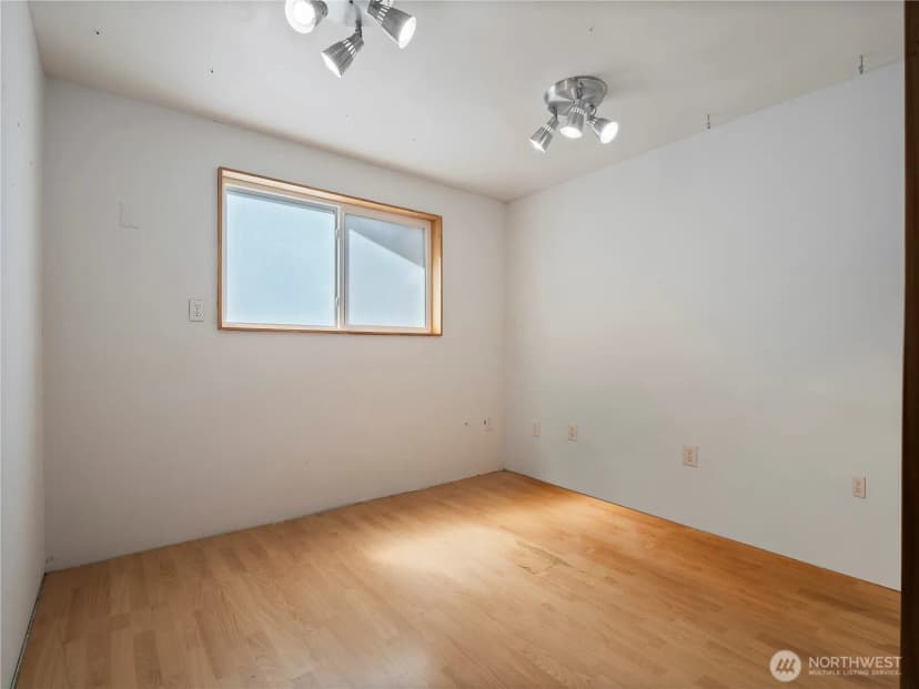 Property photo for 1908 Se 21st Place, Renton photo 14
