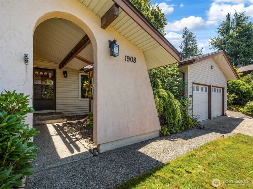 Property photo for 1908 Se 21st Place, Renton photo 5
