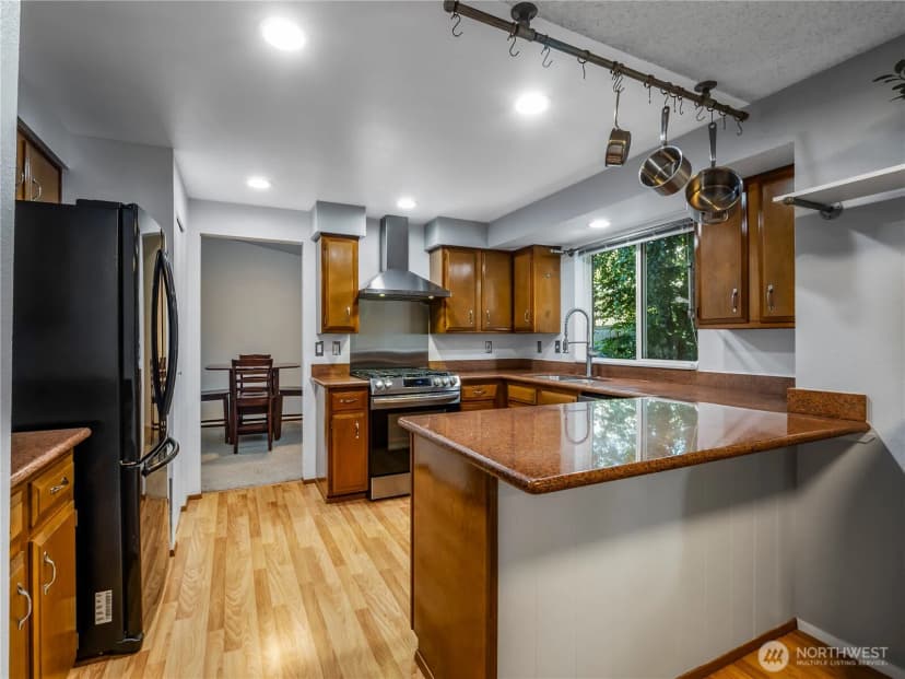 Property photo for 1908 Se 21st Place, Renton photo 8
