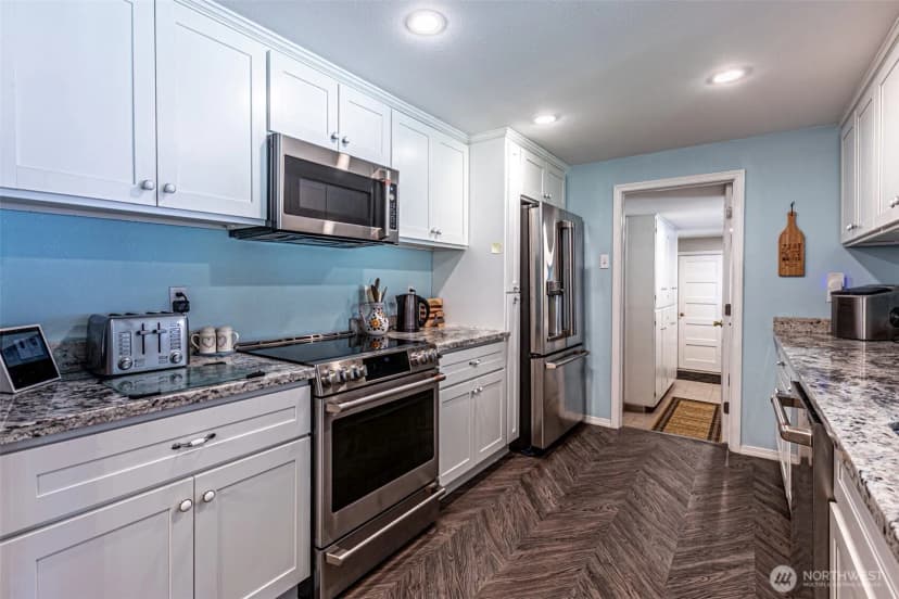Property photo for 6405 118th Street Sw, Lakewood photo 10
