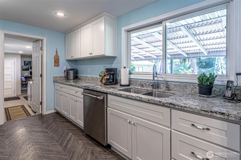 Property photo for 6405 118th Street Sw, Lakewood photo 8