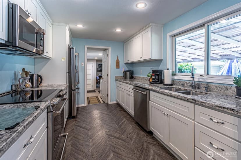 Property photo for 6405 118th Street Sw, Lakewood photo 12