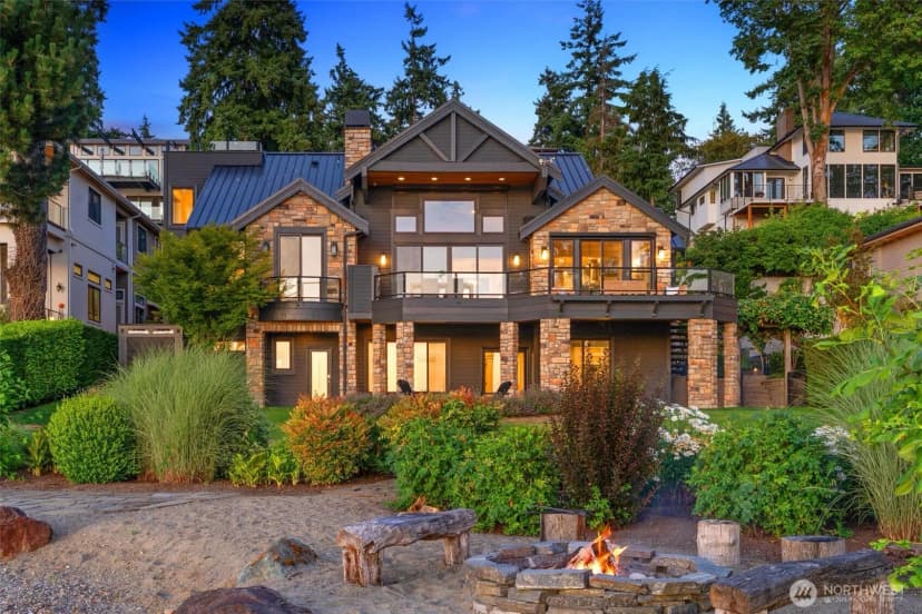 Property photo for 1433 10th Street W, Kirkland