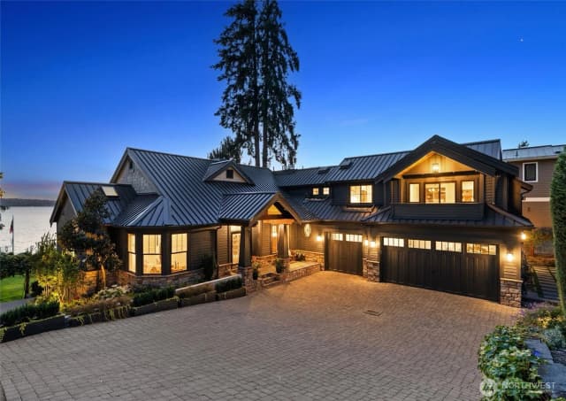 Property photo for 1433 10th Street W, Kirkland photo 3