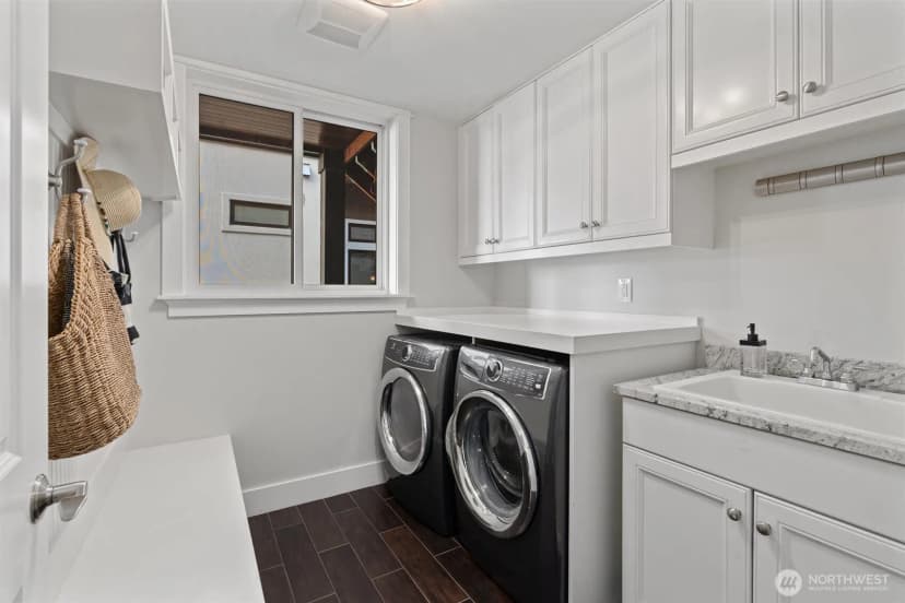 Property photo for 1433 10th Street W, Kirkland photo 21