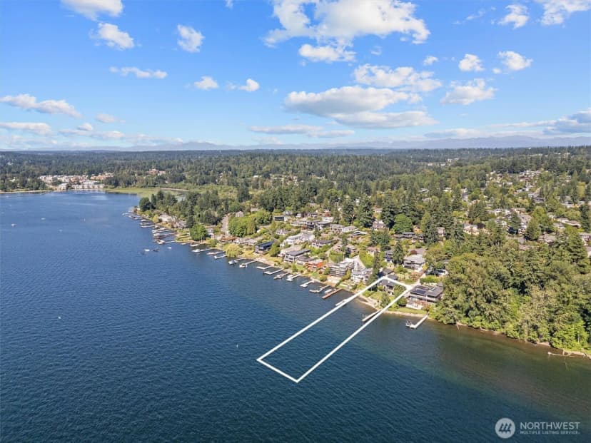 Property photo for 1433 10th Street W, Kirkland photo 2