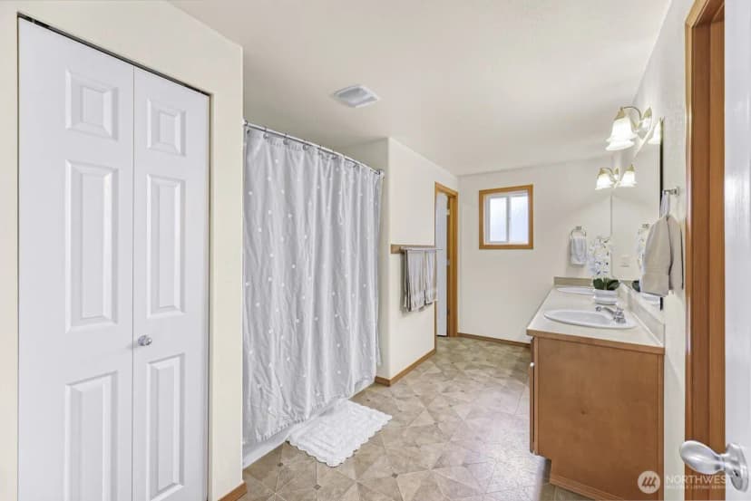 Property photo for 7308 Clamdigger Drive, Blaine photo 33