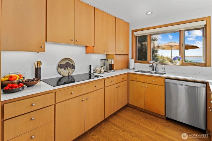 Property photo for 2171 Sunset Avenue Sw, Seattle photo 17