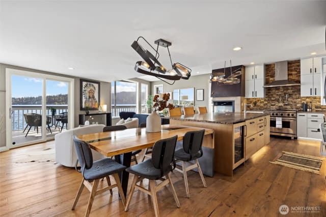 Property photo for 14080 Riviera Place Ne, Seattle photo 4