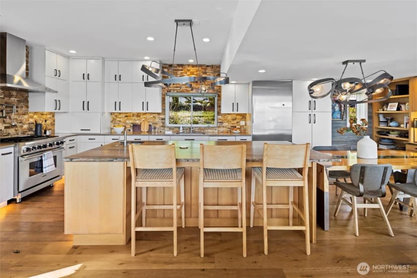 Property photo for 14080 Riviera Place Ne, Seattle photo 11