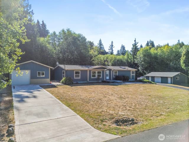 Property photo for 11905 Triviere Trail Se, Port Orchard photo 3