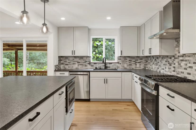 Property photo for 1758 Old Samish Road, Bellingham photo 4