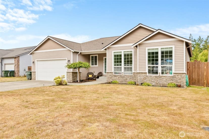 Property photo for 818 Madeline Street, Port Angeles photo 2