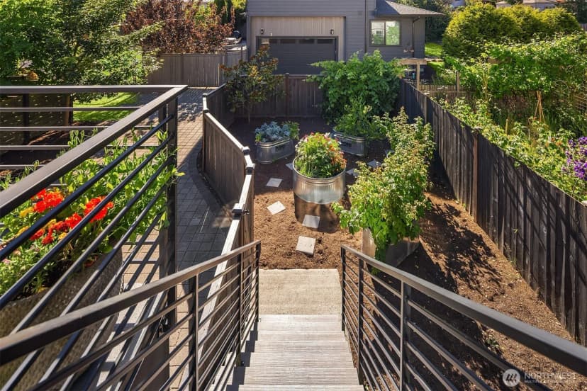 Property photo for 8841 Dibble Avenue Nw, Seattle photo 31
