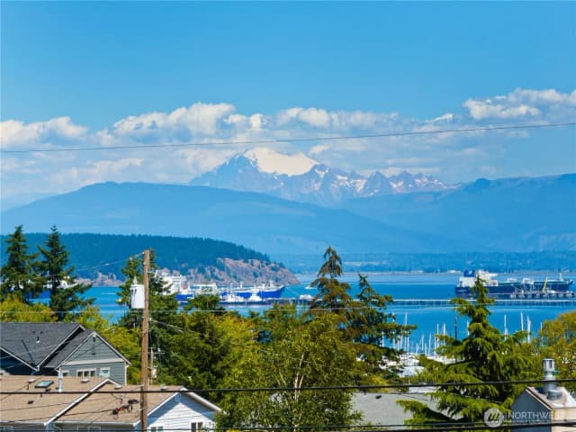 Property photo for 3306 M Avenue, Anacortes photo 4