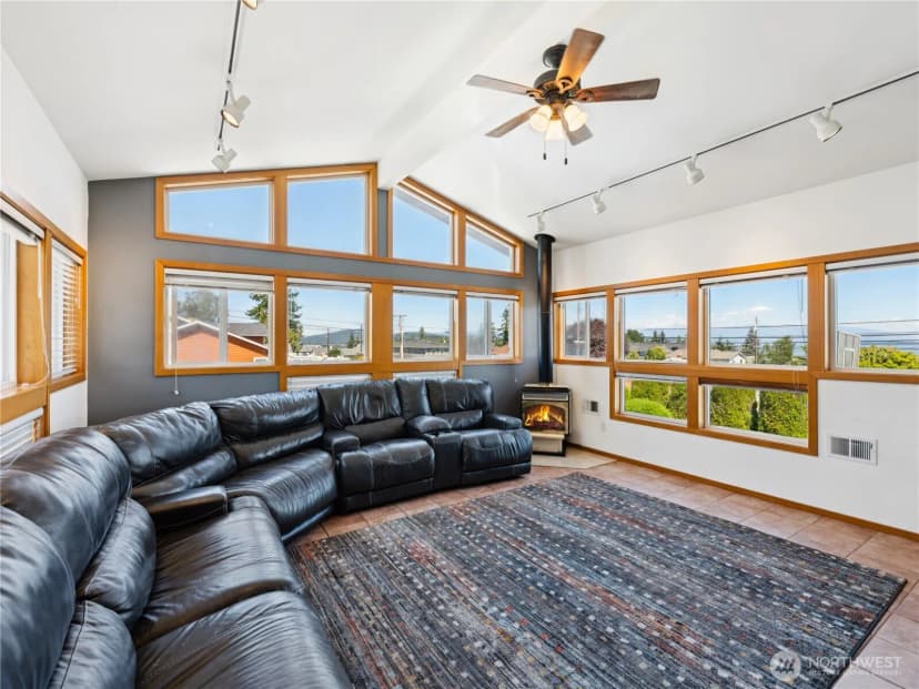 Property photo for 3306 M Avenue, Anacortes photo 12
