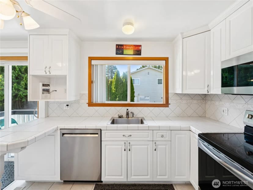 Property photo for 3306 M Avenue, Anacortes photo 9