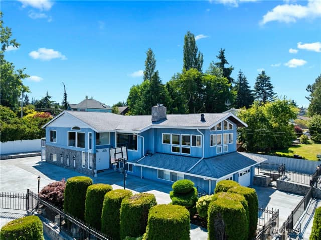 Property photo for 3306 M Avenue, Anacortes photo 2