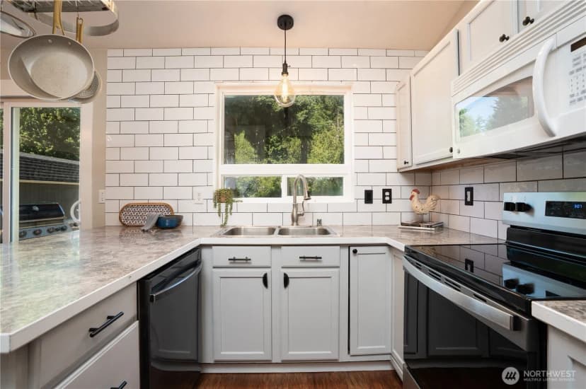 Property photo for 7809 292nd Street S, Roy photo 8