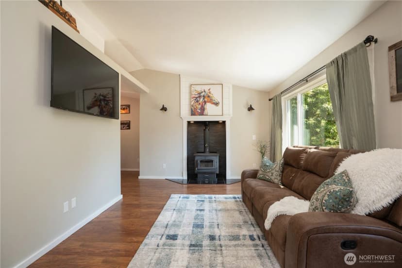 Property photo for 7809 292nd Street S, Roy photo 4