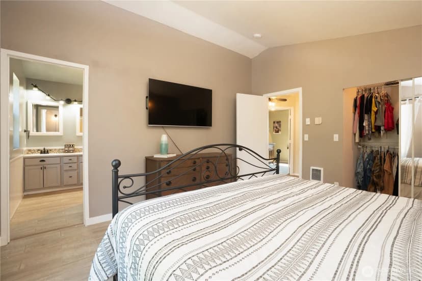 Property photo for 7809 292nd Street S, Roy photo 16