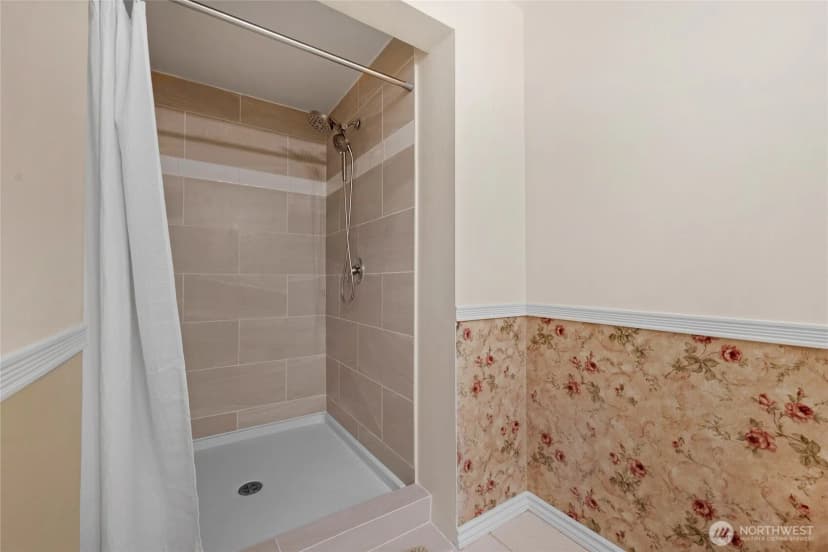 Property photo for 533 E Division Street, Arlington photo 24