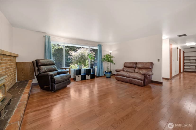Property photo for 533 E Division Street, Arlington photo 13