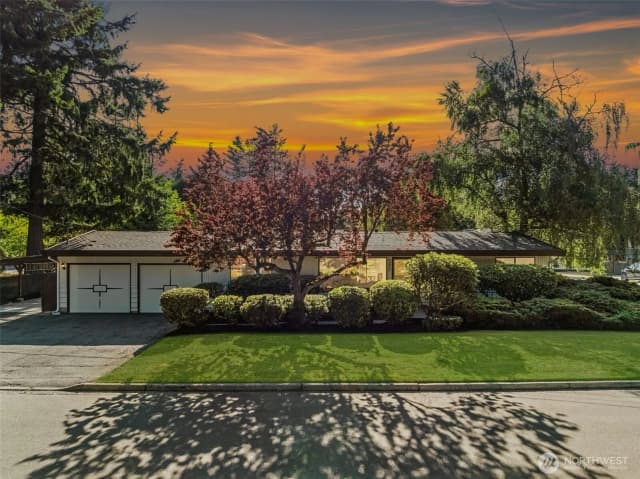 Property photo for 8230 215th Street Sw, Edmonds photo 2