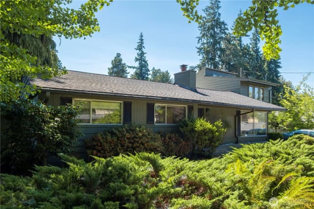 Property photo for 941 20th Place W, Kirkland photo 2