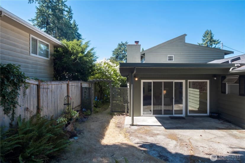 Property photo for 941 20th Place W, Kirkland photo 31