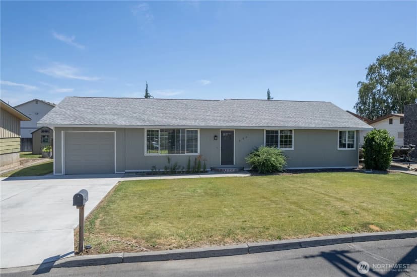 Property photo for 230 D Street Ne, Ephrata photo 2