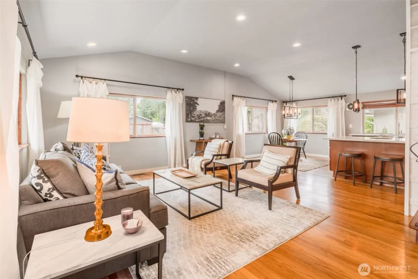 Property photo for 922 Sw 160th Street, Burien photo 3