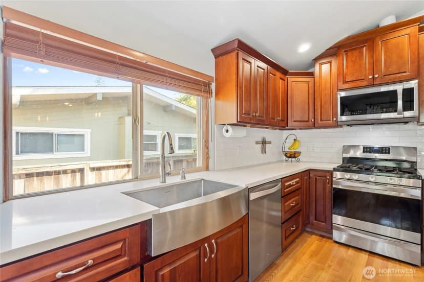Property photo for 922 Sw 160th Street, Burien photo 8