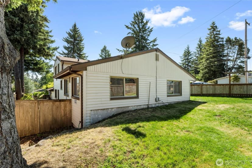Property photo for 922 Sw 160th Street, Burien photo 29