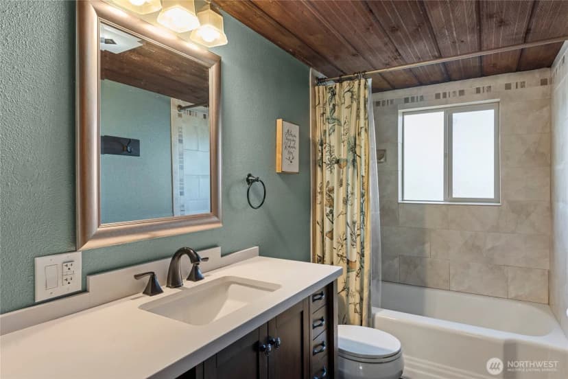 Property photo for 922 Sw 160th Street, Burien photo 14