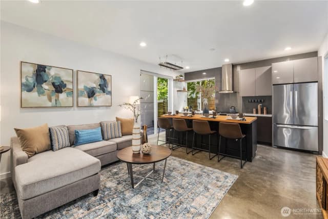 Property photo for 1804 25th Avenue #a, Seattle photo 3