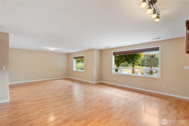 Property photo for 4014 Commercial Avenue, Anacortes photo 5