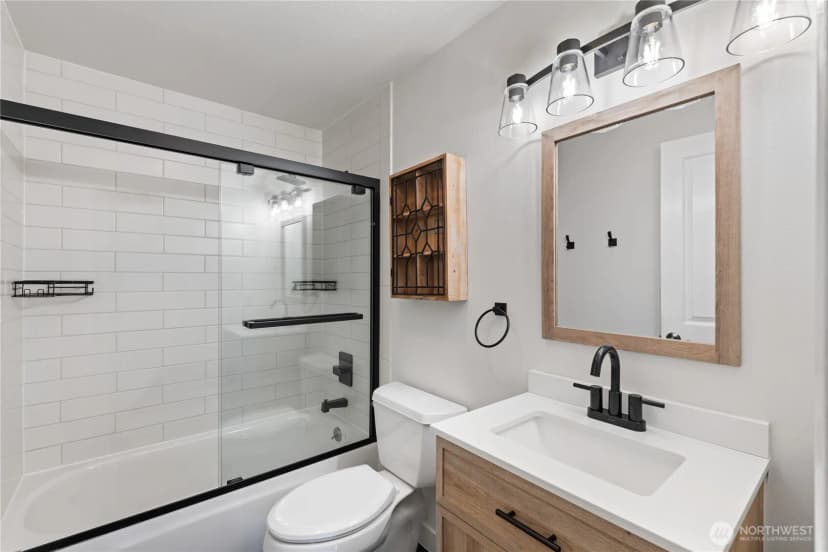 Property photo for 4014 Commercial Avenue, Anacortes photo 15