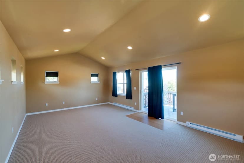 Property photo for 4014 Commercial Avenue, Anacortes photo 22
