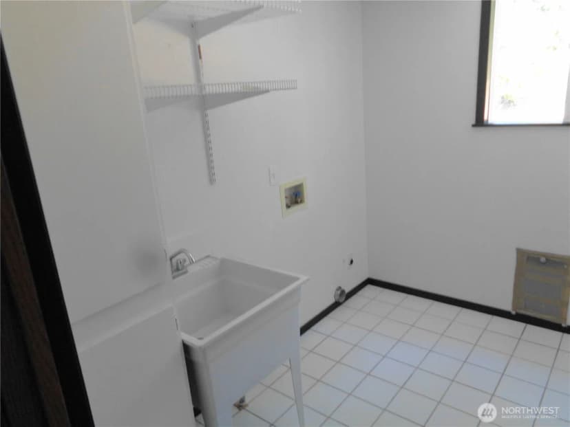 Property photo for 4110 Arbor Drive Se, Lacey photo 8