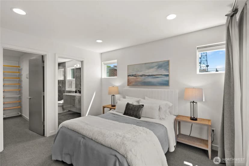 Property photo for 1504 1st Avenue N, Seattle photo 13