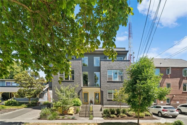 Property photo for 1504 1st Avenue N, Seattle