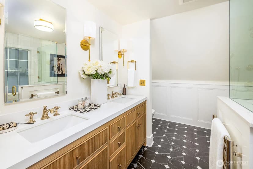 Property photo for 7521 30th Avenue Ne, Seattle photo 16