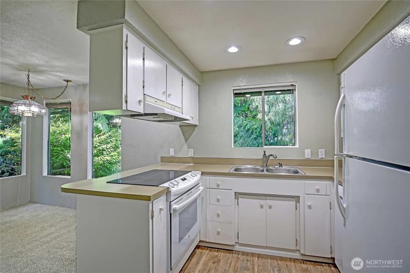 Property photo for 16769 Country Club Drive, Burlington photo 9
