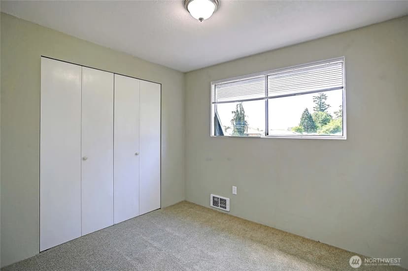 Property photo for 16769 Country Club Drive, Burlington photo 15