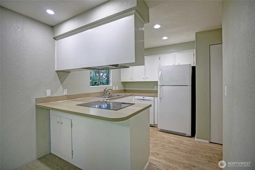 Property photo for 16769 Country Club Drive, Burlington photo 11
