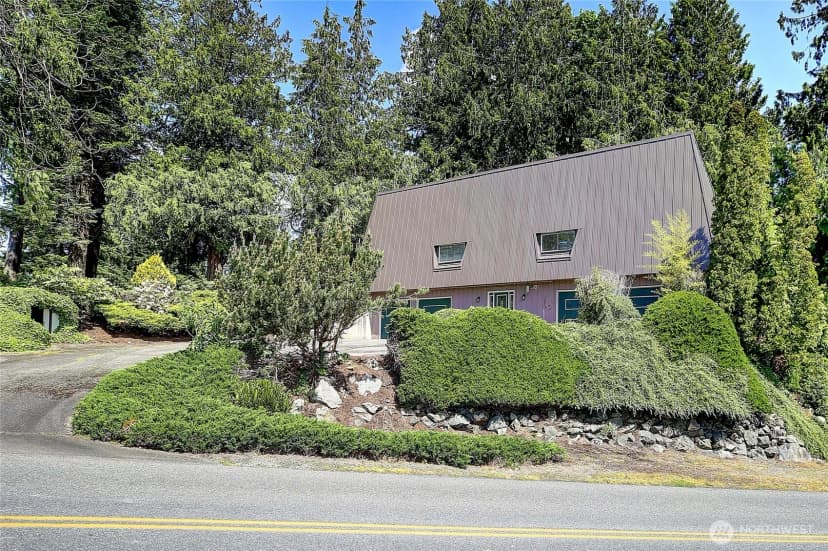 Property photo for 16769 Country Club Drive, Burlington