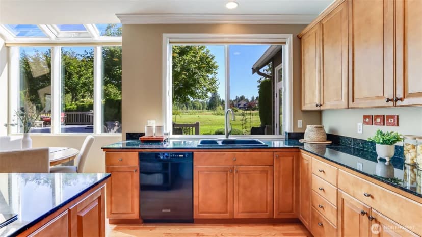 Property photo for 24611 Se 2nd Place, Sammamish photo 9