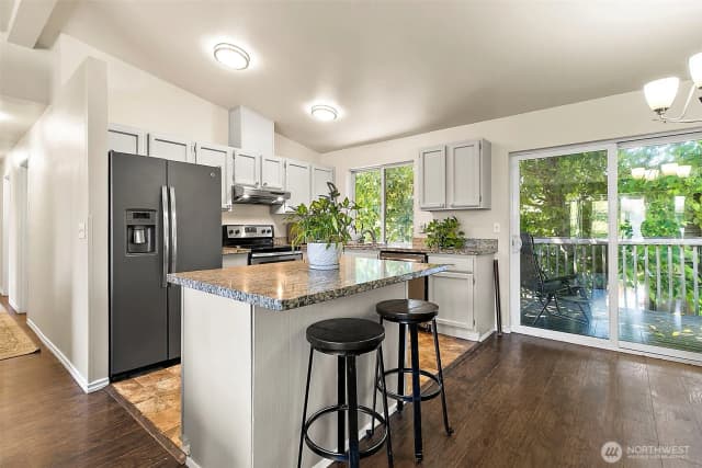 Property photo for 26603 220th Place Se, Maple Valley photo 4